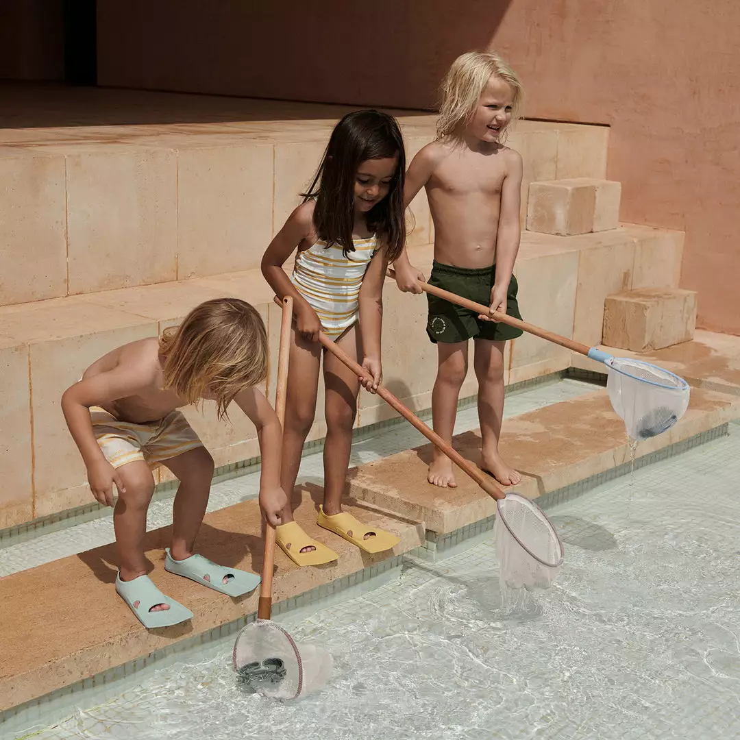 Holiday Shop Liewood - Gustav Swim Fins - Whale Blue (available In 3 Sizes) 6 Holiday Shop Liewood - Gustav Swim Fins - Whale Blue (available In 3 Sizes)