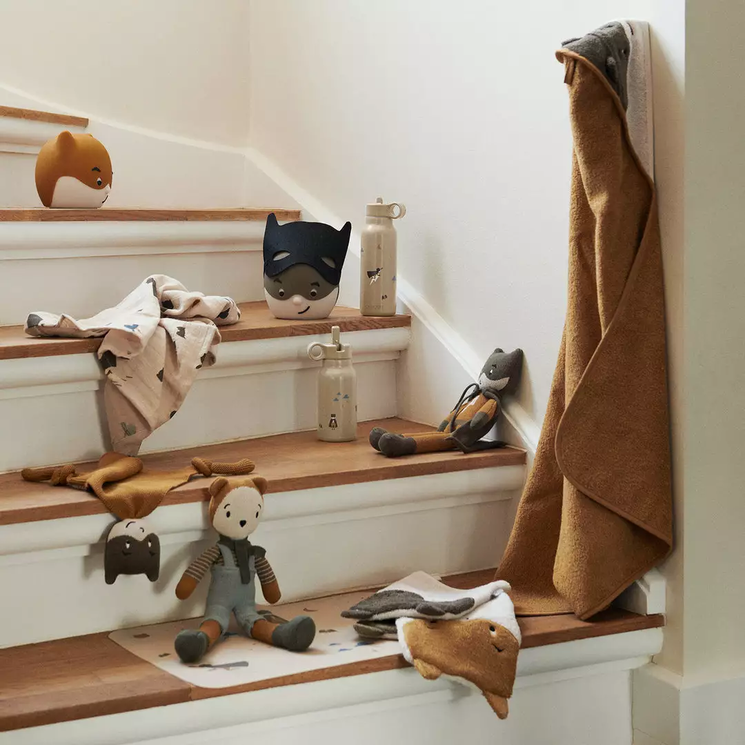 Liewood - Lewis Organic Cotton Muslin Cloth 2-Pack - Superhero / Dune Mix 2 Liewood - Lewis Organic Cotton Muslin Cloth 2-Pack - Superhero / Dune Mix