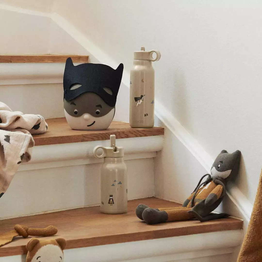 Holiday Shop Liewood - Falk Water Bottle 350 Ml - Superhero / Dune Mix 2 Holiday Shop Liewood - Falk Water Bottle 350 Ml - Superhero / Dune Mix