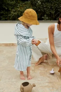 Liewood - Hazel Watering Can - Peppermint Holiday Shop 14 Liewood - Hazel Watering Can - Peppermint Holiday Shop