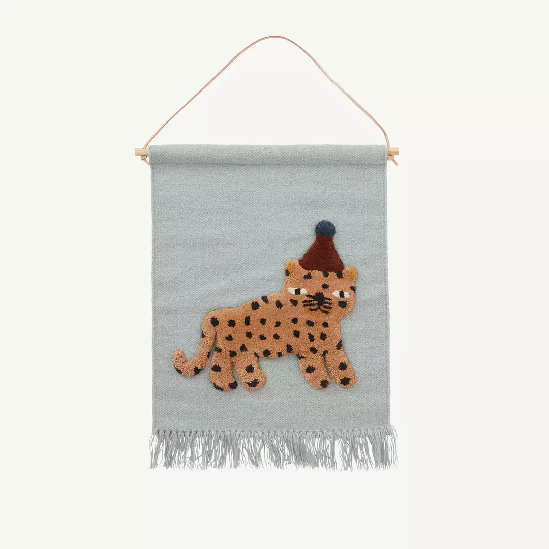 OYOY - Leopard Wallhanger Dust Blue 1 OYOY - Leopard Wallhanger Dust Blue