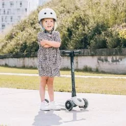 Scoot And Ride Scooter - Highwaykick 3 LED In Ash